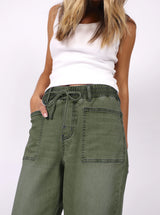 Leo Barrel Jeans - Khaki