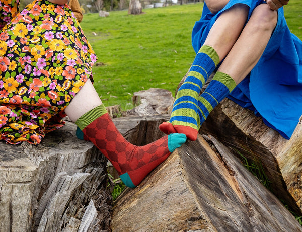 Mid Ensemble Blue Stripe Socks